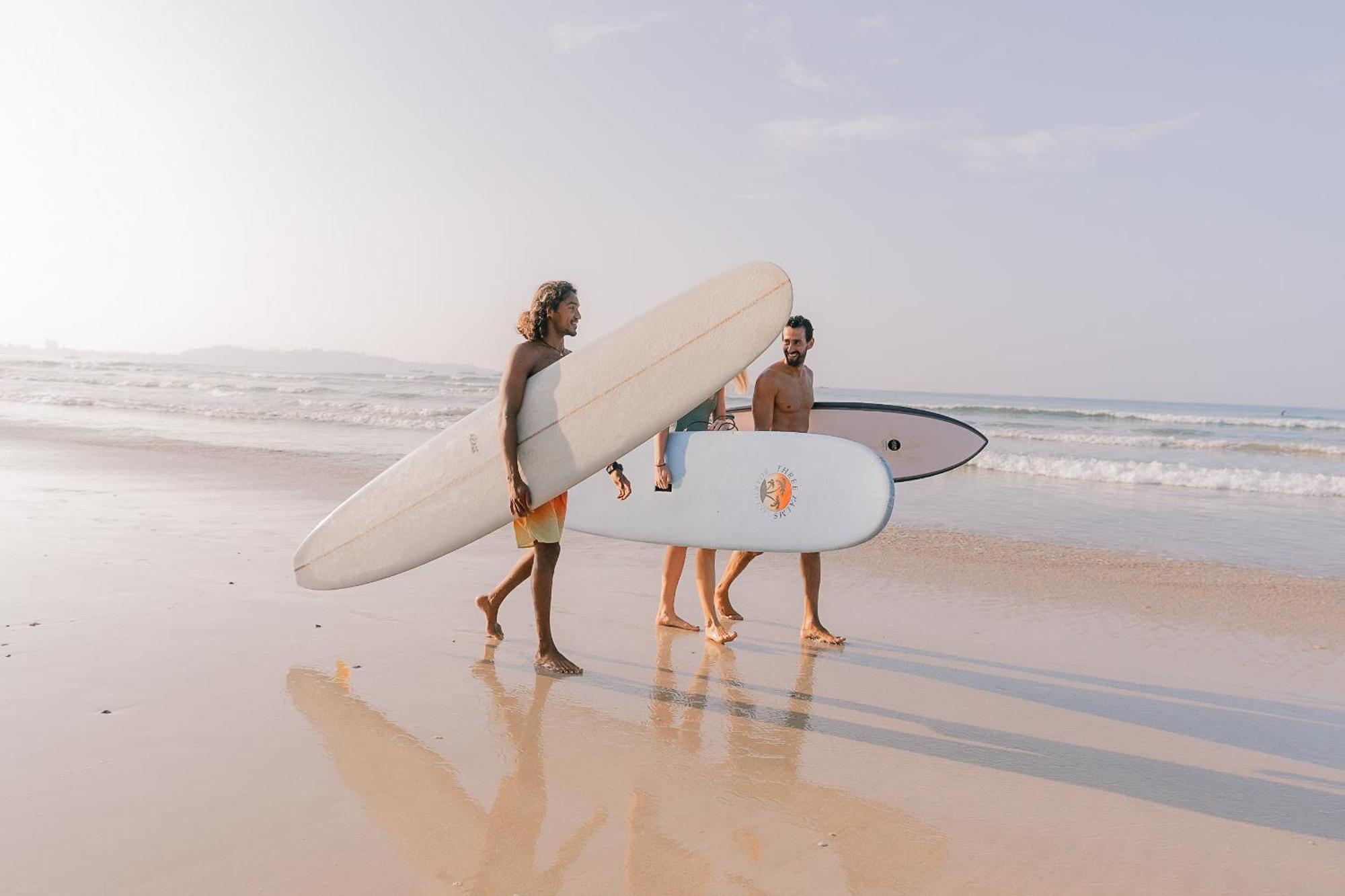 Lucky'S Surf Camp Bed & Breakfast Weligama Luaran gambar