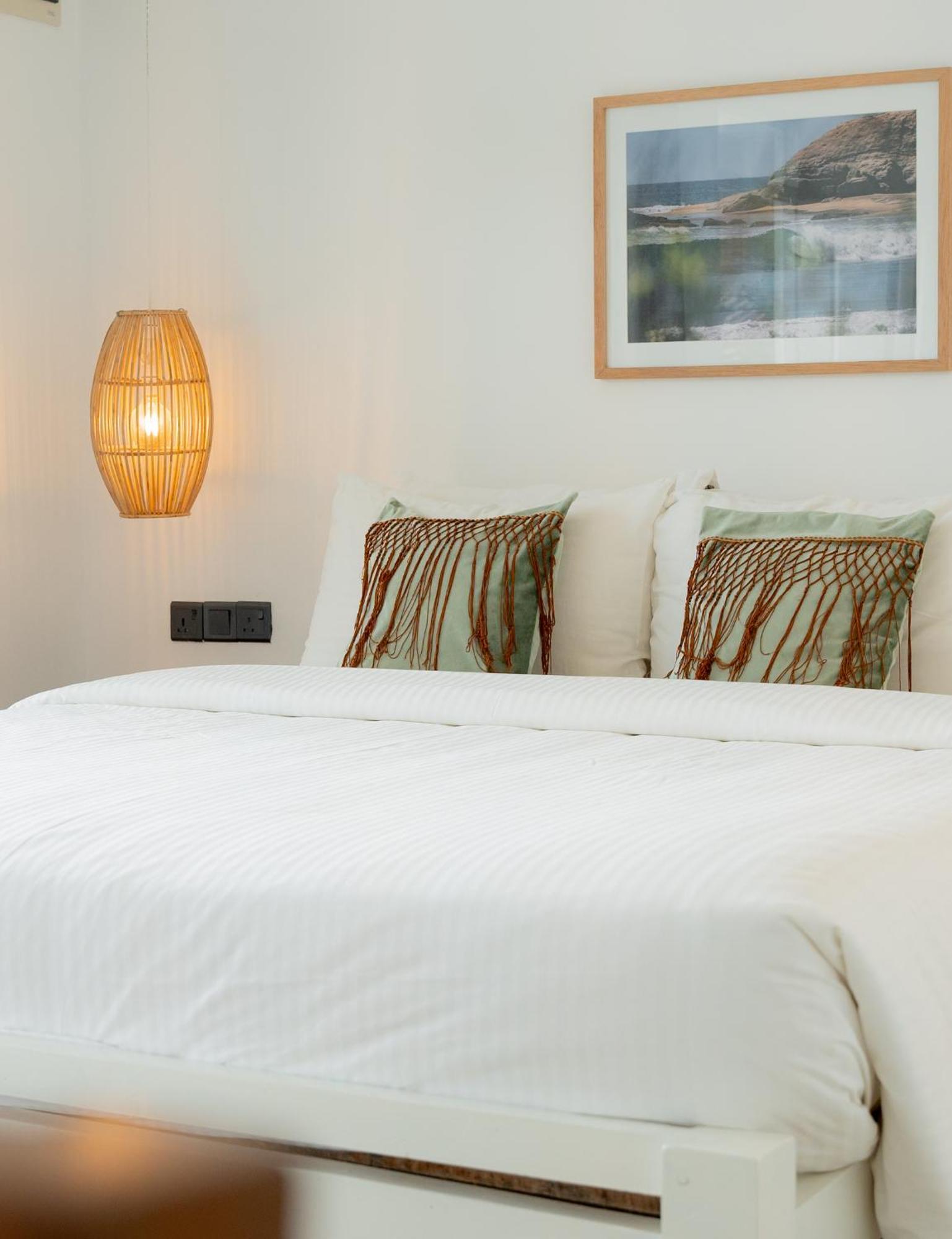 Lucky'S Surf Camp Bed & Breakfast Weligama Luaran gambar