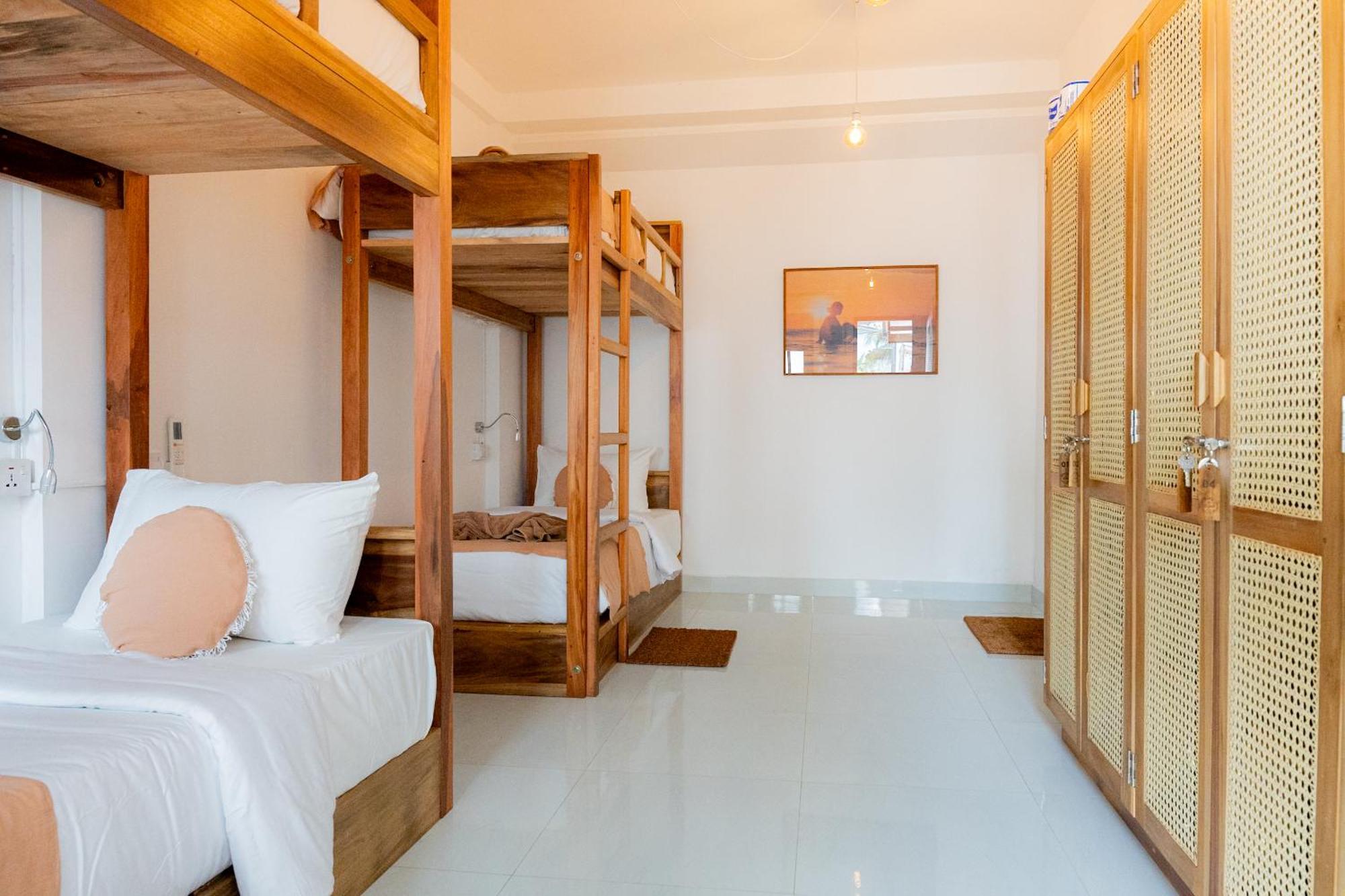 Lucky'S Surf Camp Bed & Breakfast Weligama Luaran gambar
