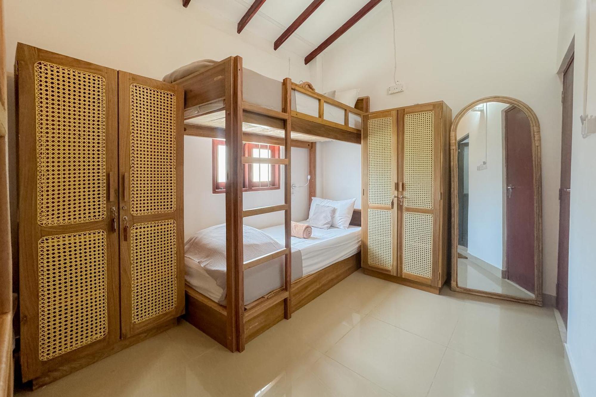 Lucky'S Surf Camp Bed & Breakfast Weligama Luaran gambar